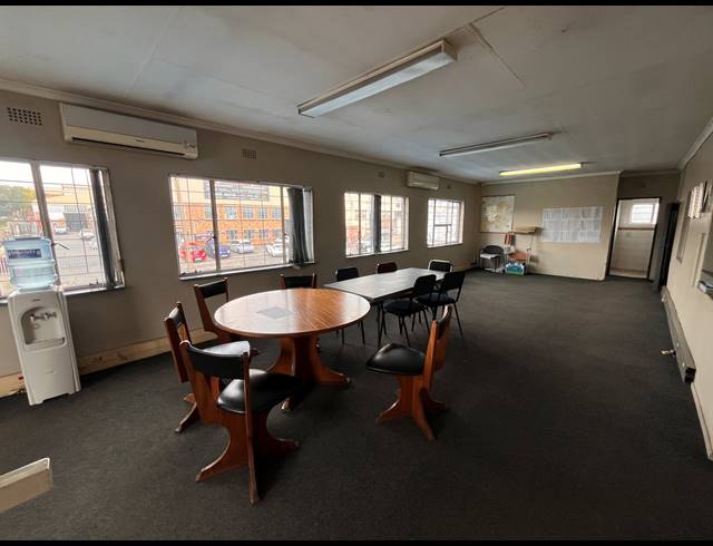 1,100M² WAREHOUSE TO LET IN SEBENZA